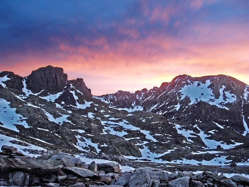  Le mont des Merveilles et le Matto en habits de lumière après le coucher du soleil