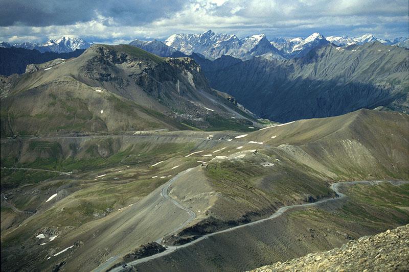  Vue plongeante sur la Bonette Restefond 