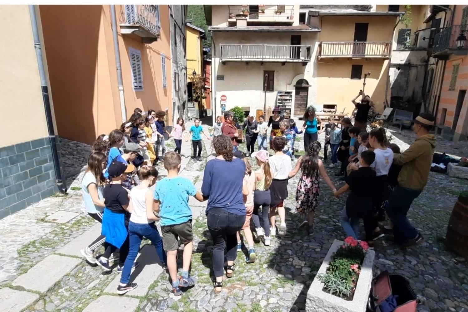 Festidanse : échanges culturels et découvertes pour les écoliers transfrontaliers © G. Ballet / PnM