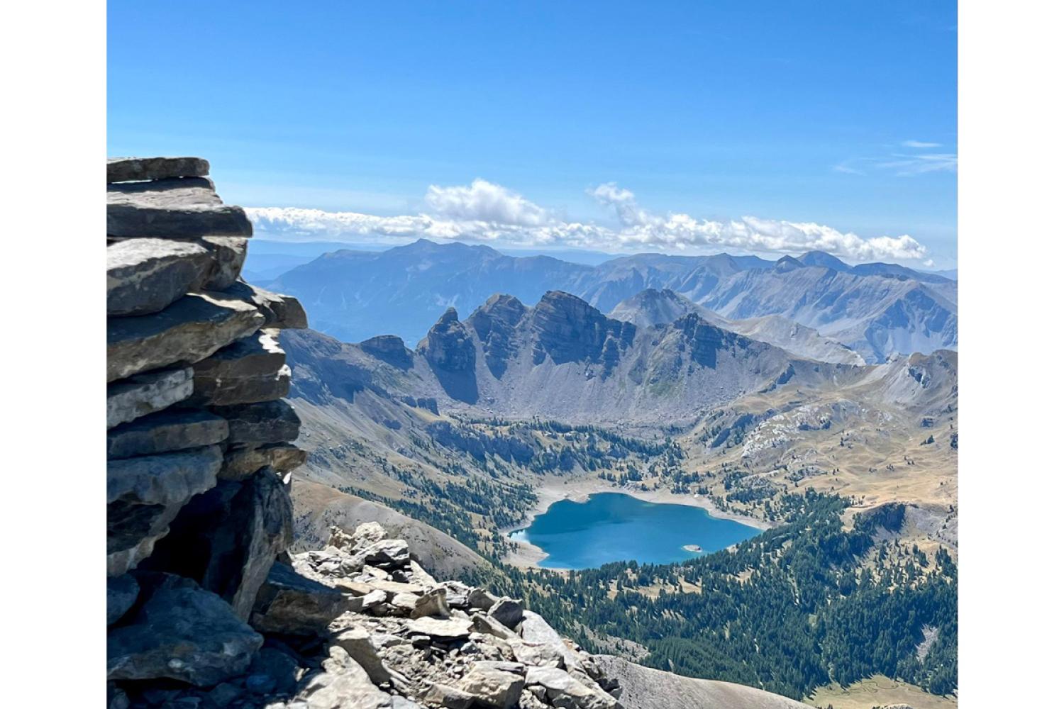 Photo prise depuis le sommet du Mont Pelat – 31 août 2023 – 111 ans après le cliché d’origine © M. Jung / PnM