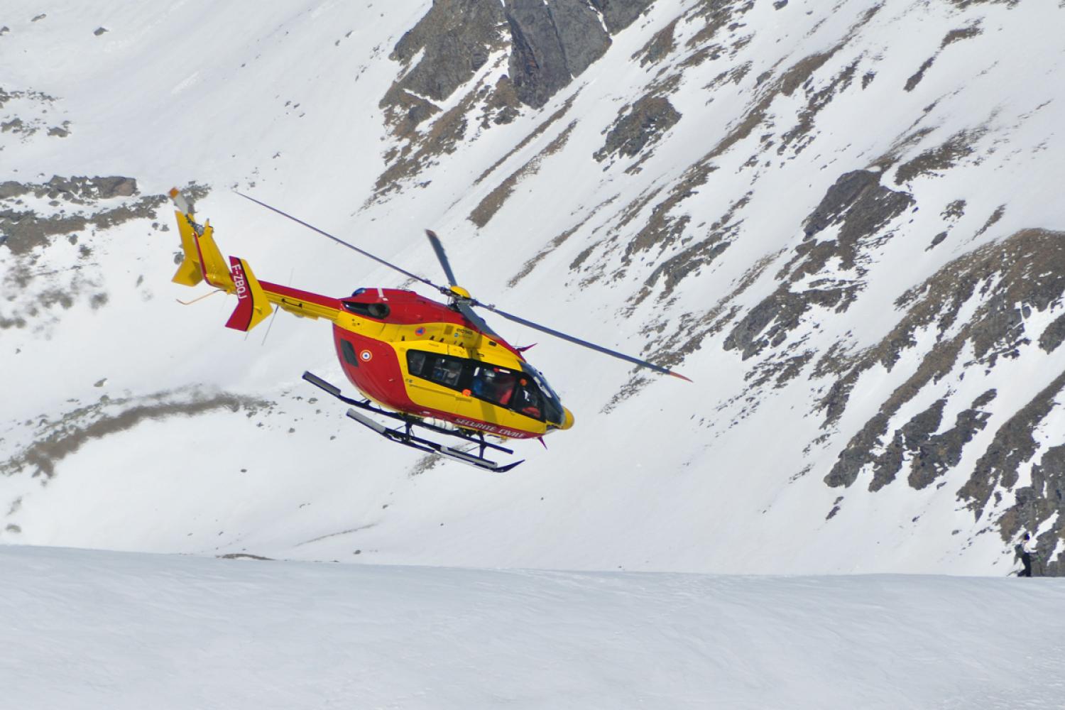 Hélicoptère de la sécurité civile © J.-M. Cevasco / PnM